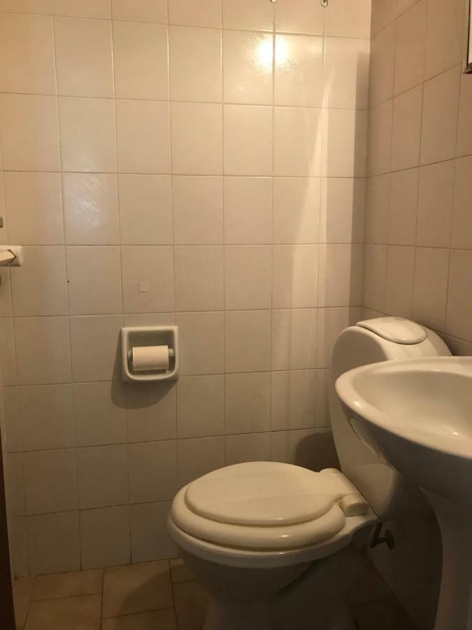 Departamento amoblado en pleno centro, con cochera Bahía Blanca Exterior foto